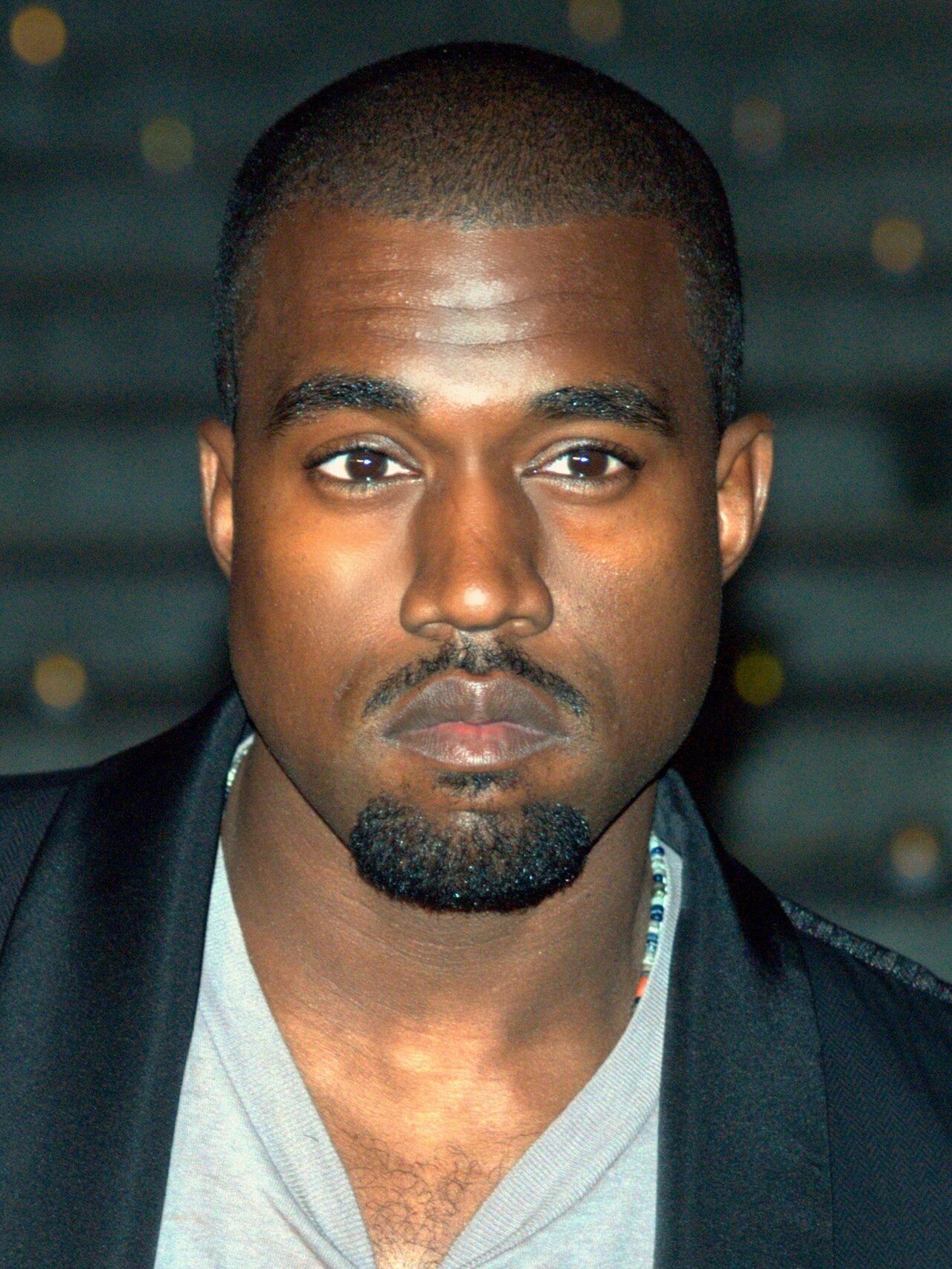 Ye at the Vanity Fair kickoff part for the 2009 Tribeca Film Festival. Photographer's blog post about this event and photo.